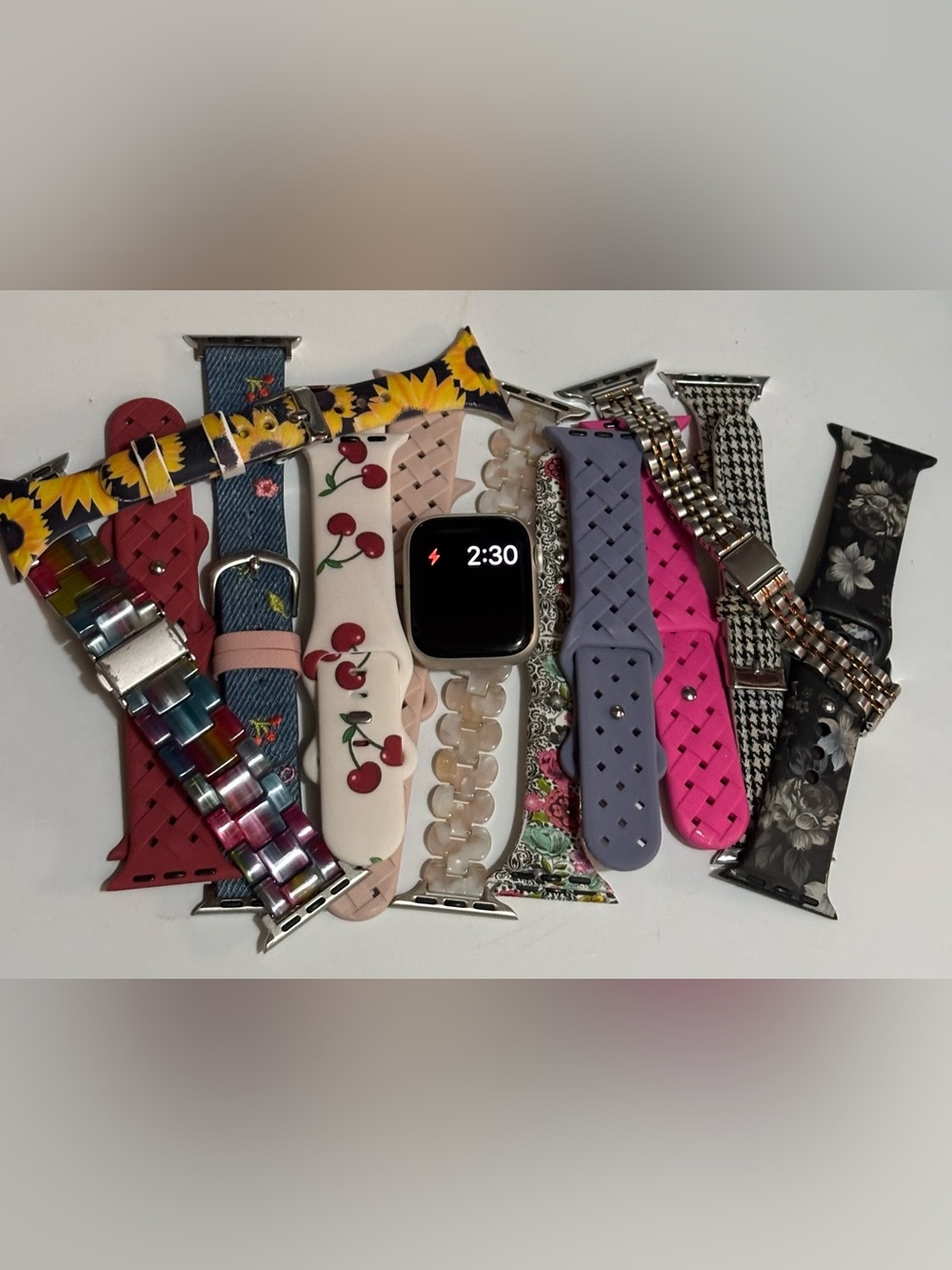 Apple Watch Series 7, 41 mm with 13 assorted bands